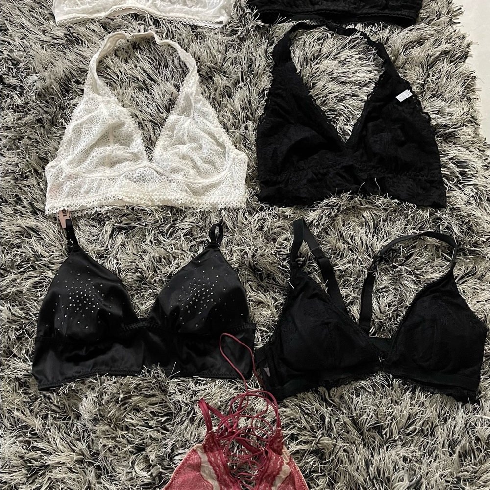 SOLD Victorias Secret bundle 7pc Bralettes new Medium size - Picture 2 of 4